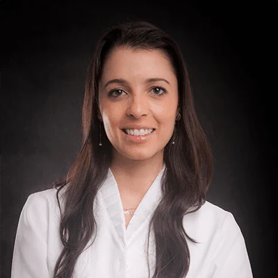 Dra. Claudia Mezzomo Pocztaruk, CRO-RS 13876